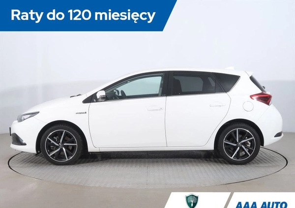 Toyota Auris cena 77000 przebieg: 44040, rok produkcji 2017 z Jedwabne małe 301